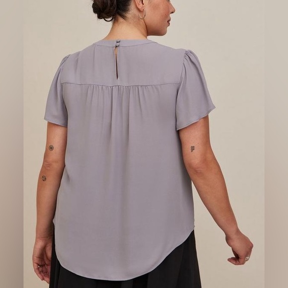 Torrid Georgette Keyhole Flutter Sleeve Blouse - Picture 3 of 9